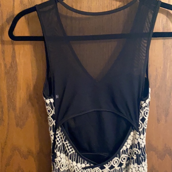 Sleeveless long dress - Picture 2 of 6